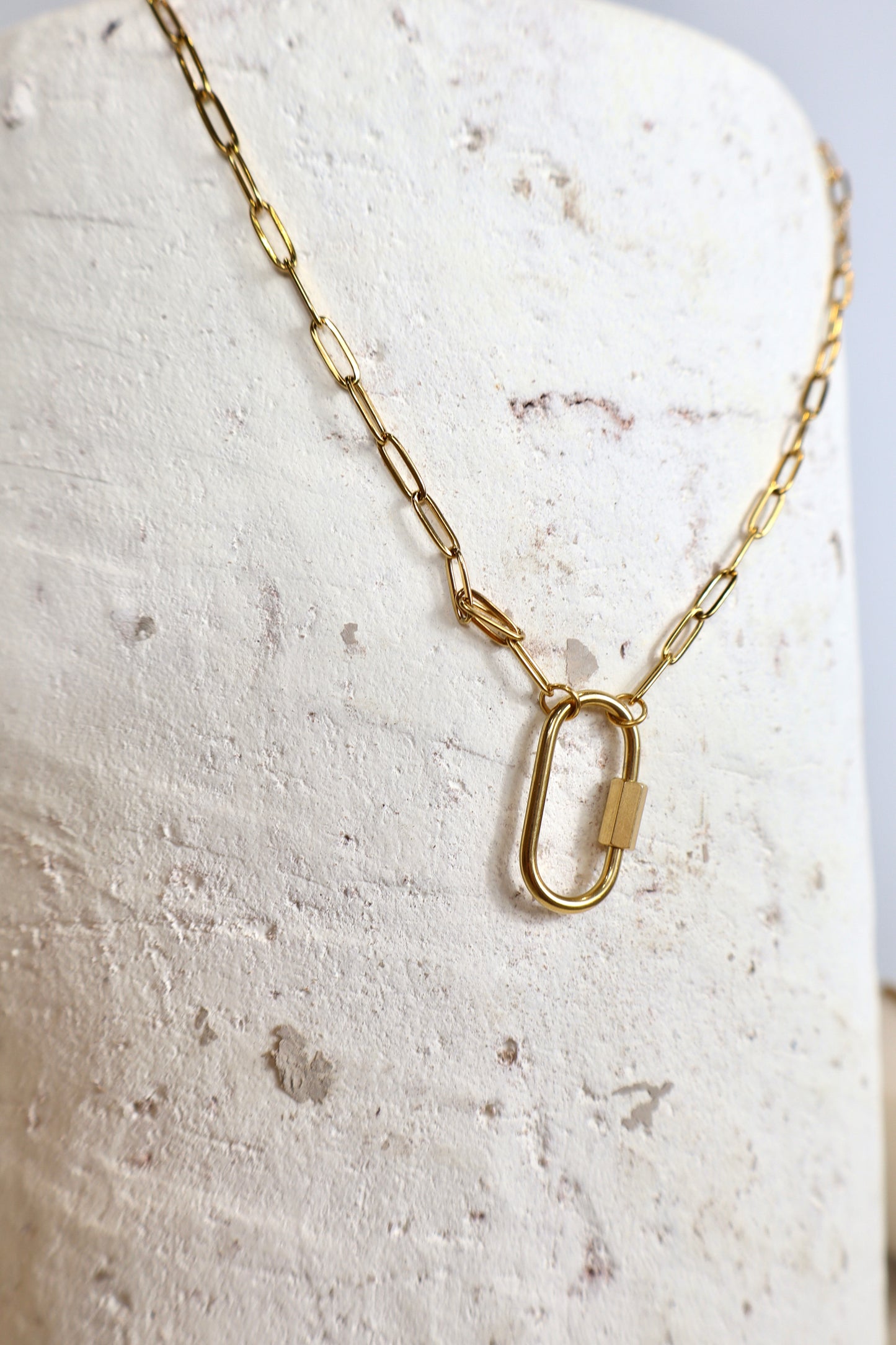 Large chain detail necklace gold